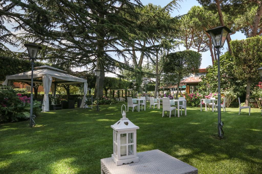 Hotel La Locanda Dei Ciocca Grottaferrata Exterior photo