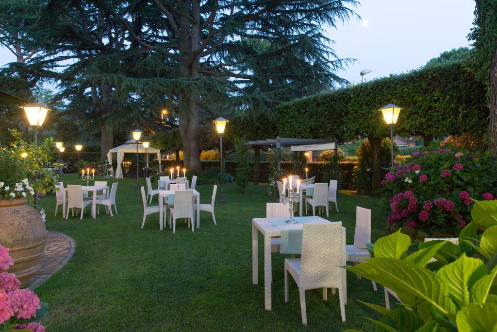 Hotel La Locanda Dei Ciocca Grottaferrata Exterior photo